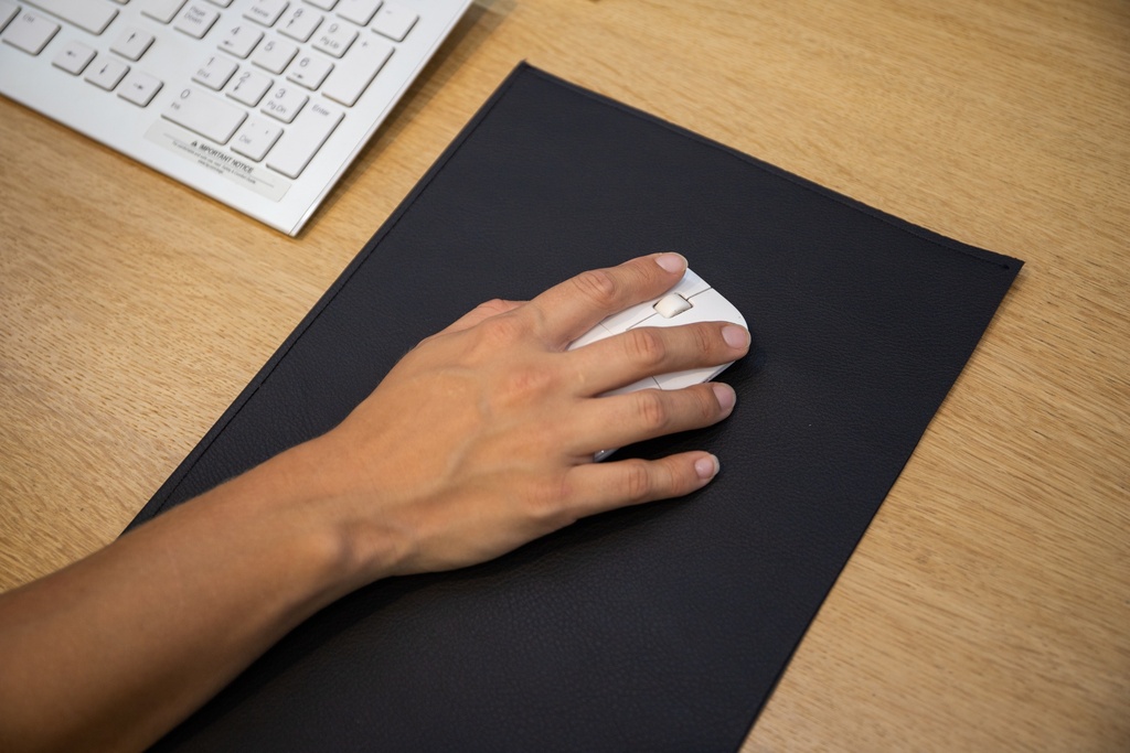 FAINCASE Mouse Pad - Black